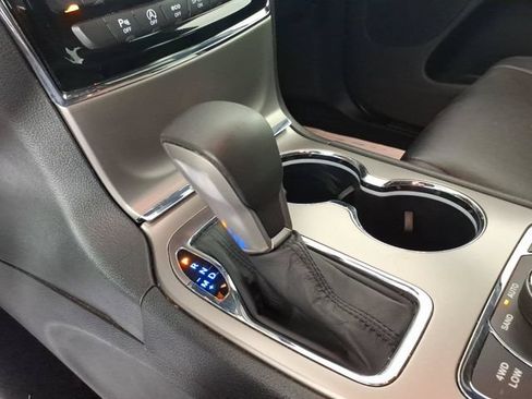 Used 2019 Jeep Grand Cherokee Limited AWD/4WD image 23