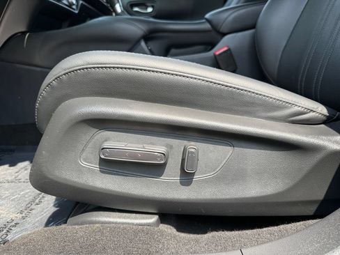 Used 2025 Honda HR-V EX-L image 10