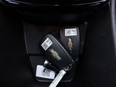 Used 2025 Chevrolet Trax RS w/ Driver Confidence Package FWD image 21