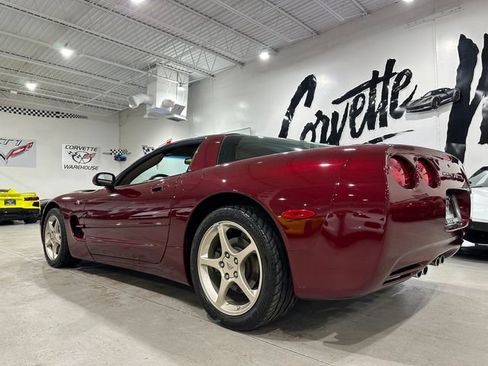 Used 2003 Chevrolet Corvette Coupe w/ Preferred Equipment Group RWD image 4