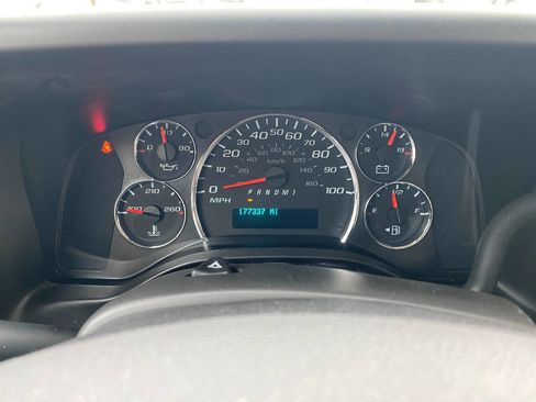 Used 2019 Chevrolet Express 2500 w/ Driver Convenience Package image 14