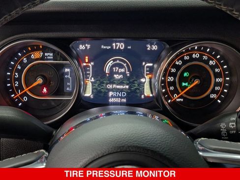 Used 2018 Jeep Wrangler Unlimited Sahara AWD/4WD image 19