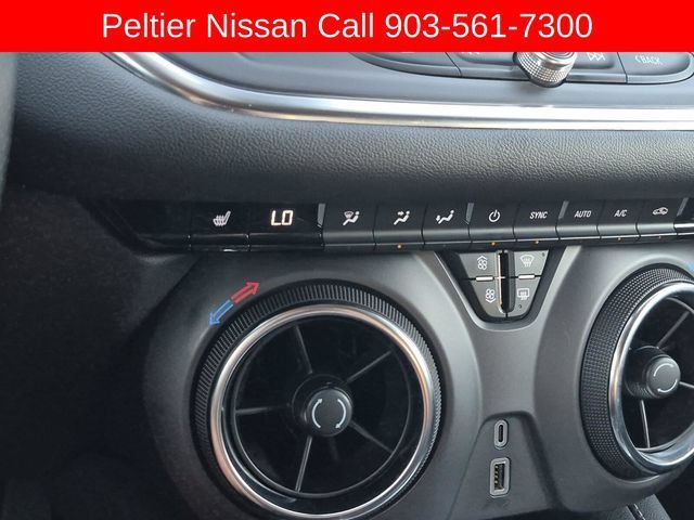 Used 2025 Chevrolet Blazer LT FWD image 34