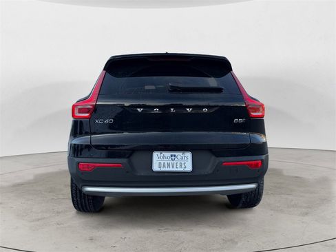 Certified 2025 Volvo XC40 B5 Core image 27