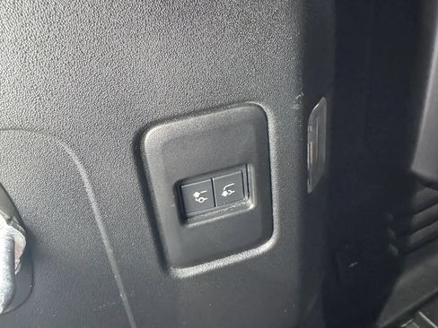 Used 2020 Land Rover Defender 110 SE AWD/4WD image 30