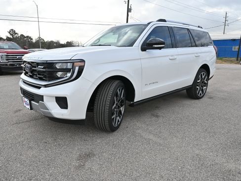 New 2026 Ford Expedition Platinum image 9