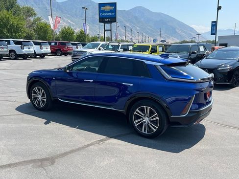 Used 2024 Cadillac Lyriq Luxury AWD/4WD image 12