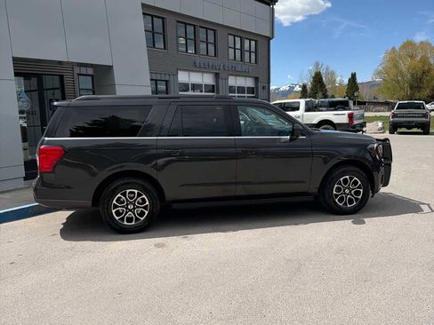 Used 2023 Ford Expedition Max XLT AWD/4WD image 6