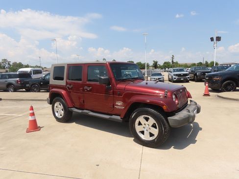 Used 2008 Jeep Wrangler Unlimited Sahara w/ Trailer Tow Group AWD/4WD image 7