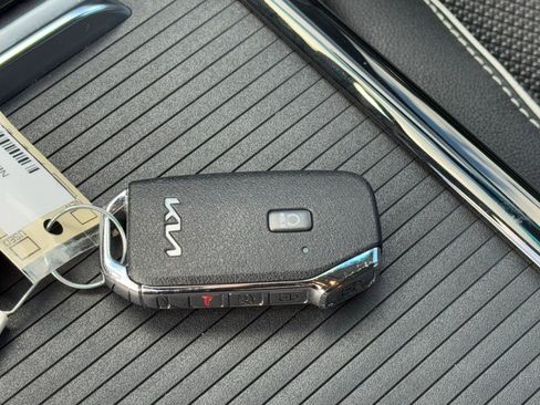 Used 2022 Kia Niro EX w/ Cold Weather Package image 55