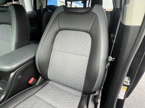 Used 2019 Chevrolet Colorado Z71 image 9