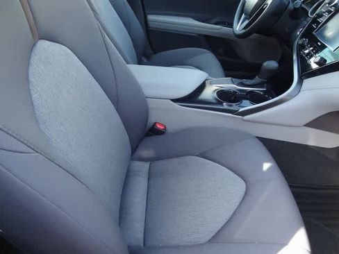 Used 2020 Toyota Camry LE w/ Convenience Package image 20