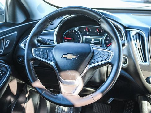 Used 2018 Chevrolet Malibu LT w/ Leather Package image 16