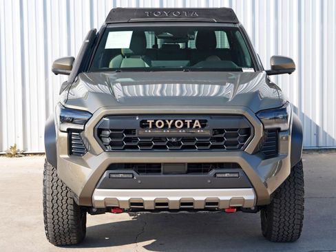 Used 2025 Toyota Tacoma 4x4 Double Cab Hybrid w/ Tow Tech Package image 50