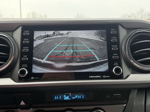 Used 2023 Toyota Tacoma TRD Off-Road image 3