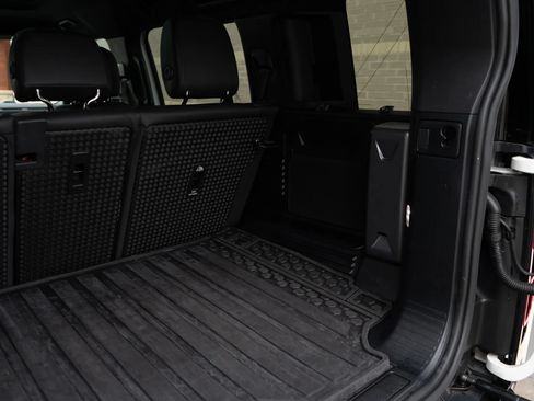 Used 2024 Land Rover Defender 110 S AWD/4WD image 66
