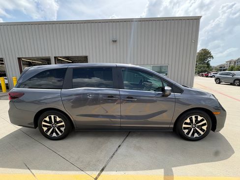 Used 2025 Honda Odyssey EX-L image 9