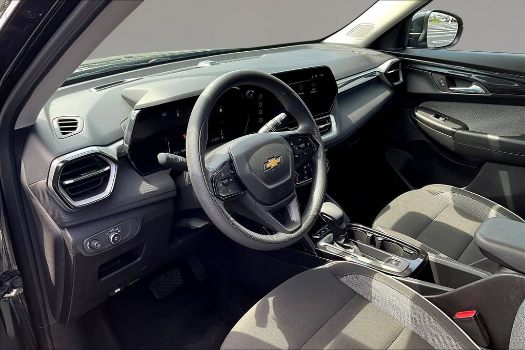 Used 2024 Chevrolet TrailBlazer LT AWD/4WD image 13