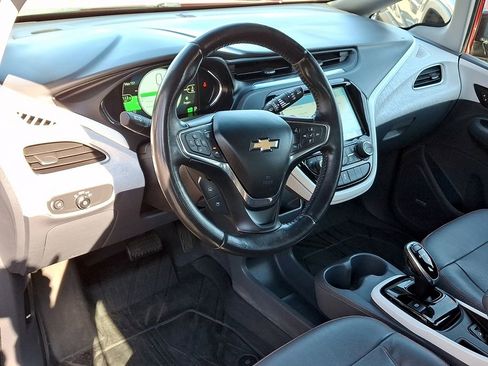 Used 2020 Chevrolet Bolt Premier w/ Infotainment Package image 26
