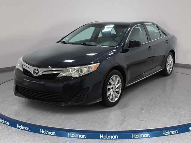 Used 2014 Toyota Camry LE FWD image 1