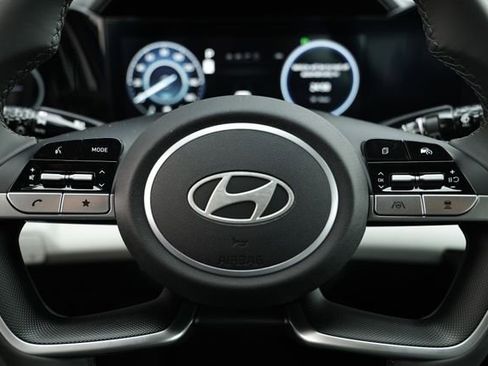 New 2025 Hyundai Elantra Limited image 12