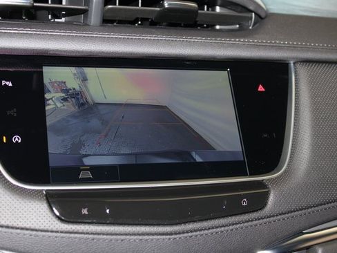 New 2026 Cadillac XT5 Luxury image 12