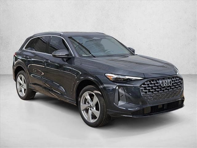 Certified 2025 Audi Q5 Premium Plus w/ Premium Plus AWD/4WD image 6