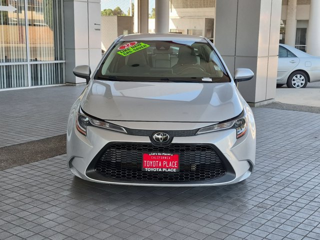 Used 2022 Toyota Corolla LE FWD image 2