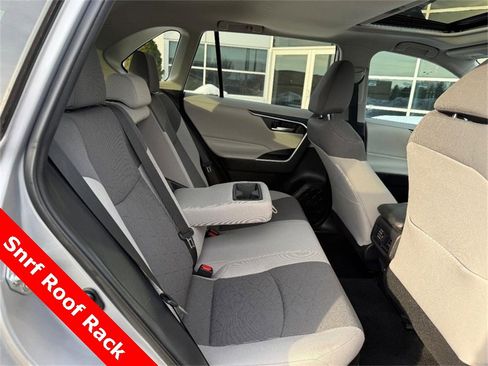 Used 2020 Toyota RAV4 XLE image 12