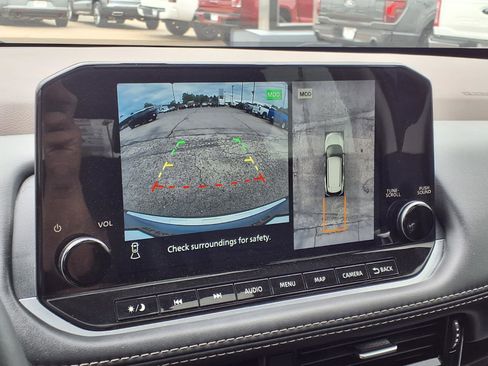 Used 2023 Nissan Rogue SL w/ SL Premium Package FWD image 5