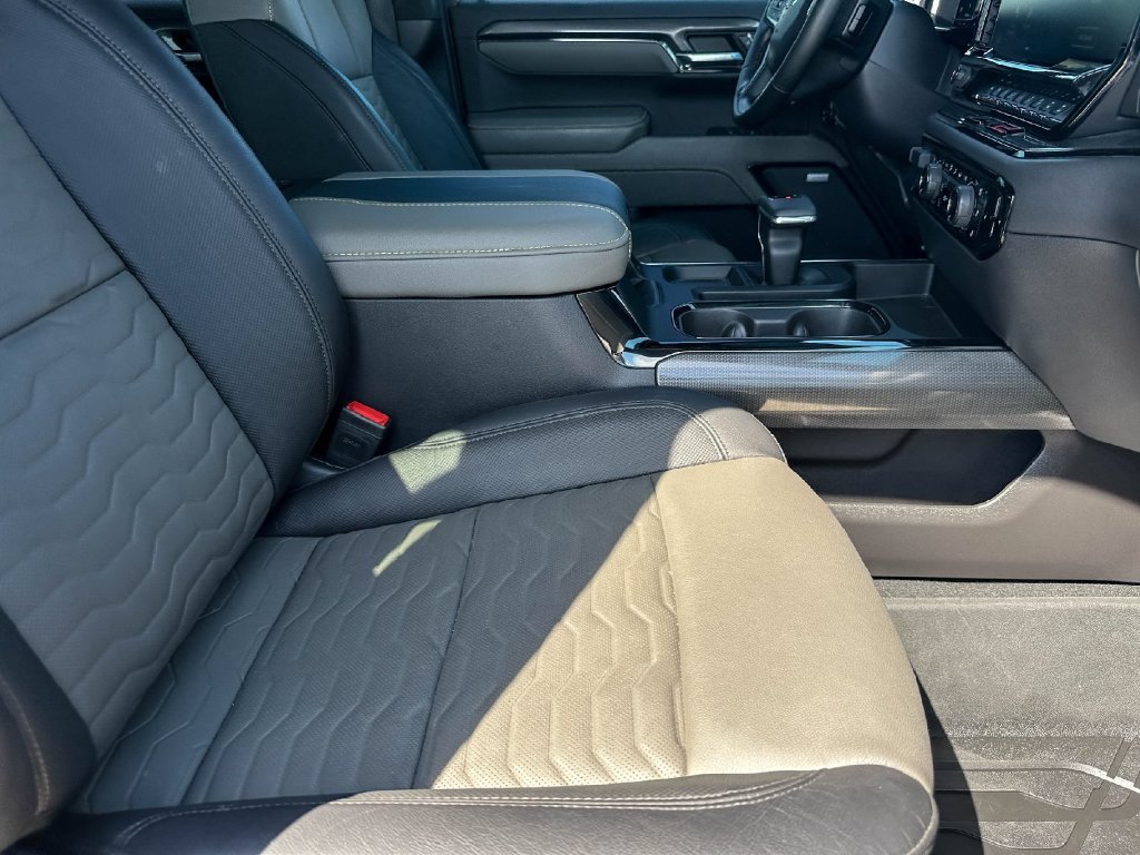 Used 2024 Chevrolet Silverado 1500 ZR2 AWD/4WD image 23