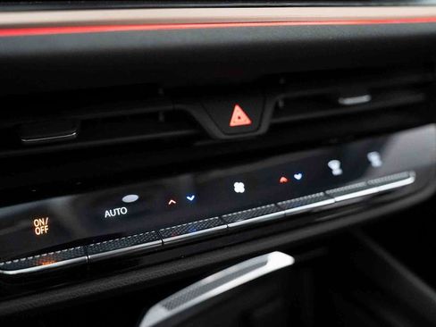 Used 2024 Buick Envision Sport Touring image 31