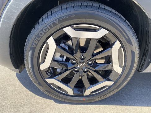 Used 2025 Kia Telluride S image 9