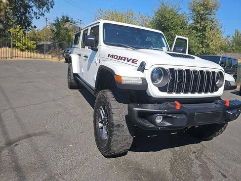 Used 2024 Jeep Gladiator Mojave AWD/4WD image 3