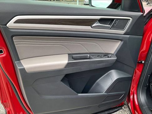 Used 2022 Volkswagen Atlas SE image 24