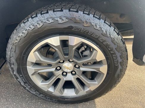 Used 2024 Chevrolet Silverado 1500 High Country w/ Technology Package image 11