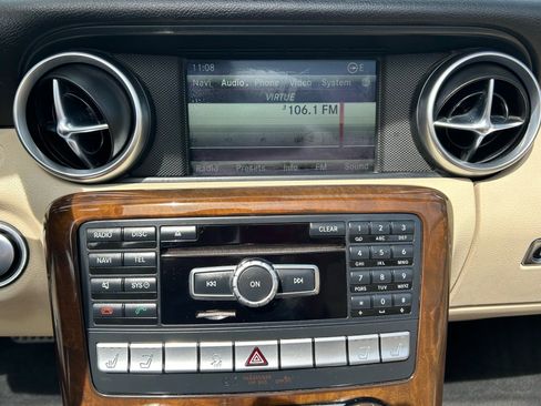 Used 2015 Mercedes-Benz SLK 250 image 41