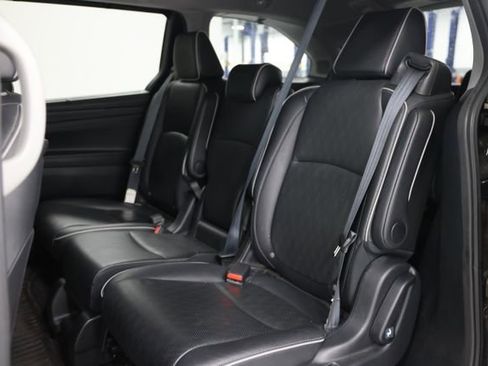 Used 2023 Honda Odyssey Elite image 32