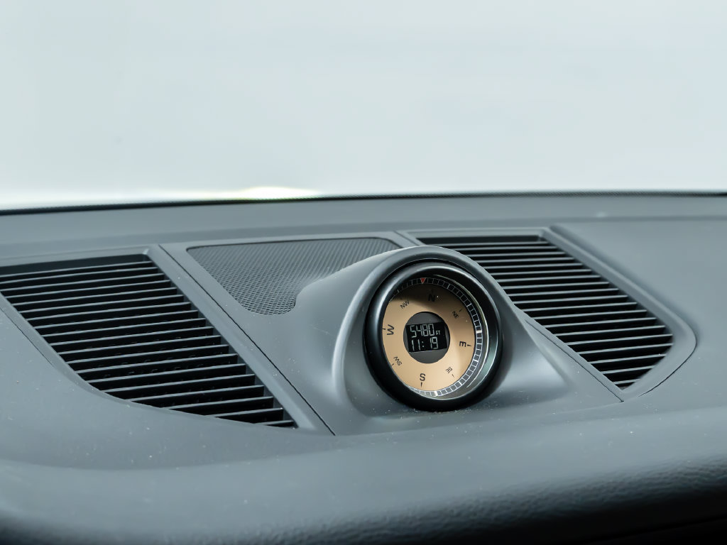 Used 2026 Porsche Macan AWD/4WD image 18