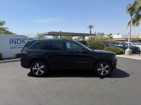 Used 2022 Jeep Grand Cherokee Limited w/ Luxury Tech Group II AWD/4WD image 4