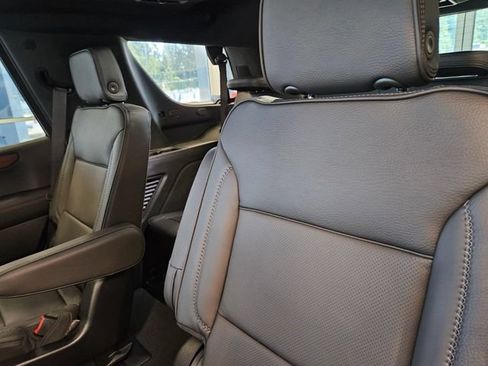 New 2026 GMC Yukon Denali w/ Denali Reserve Package AWD/4WD image 18