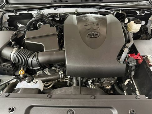 Used 2021 Toyota Tacoma SR AWD/4WD image 32