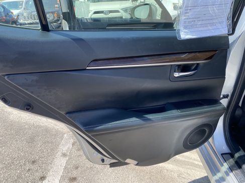 Used 2014 Lexus ES 350 w/ Premium Package FWD image 14
