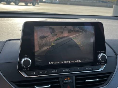 Used 2025 Nissan Altima 2.5 SR image 16