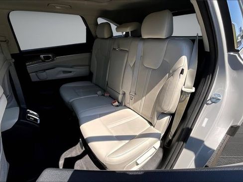 Used 2024 Kia Sorento S w/ Panoramic Sunroof Package FWD image 24