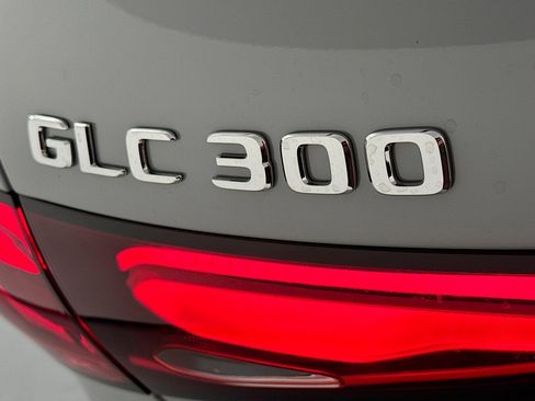 New 2026 Mercedes-Benz GLC 300 image 8