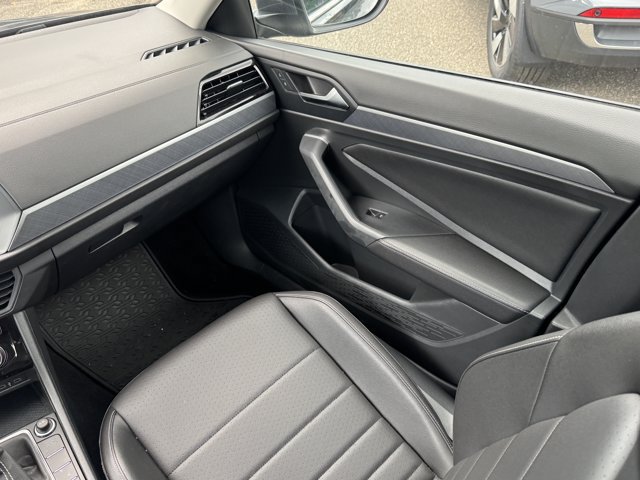 Used 2023 Volkswagen Jetta SE w/ Panoramic Sunroof Package FWD image 15