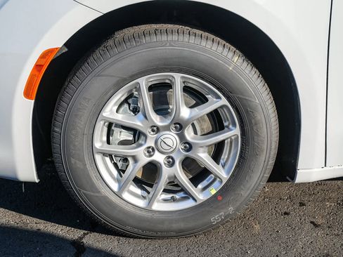 New 2026 Chrysler Voyager LX image 9