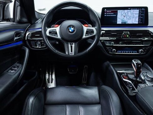 Used 2022 BMW M5 w/ Executive Package image 3