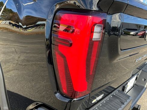 Used 2024 GMC Sierra 2500 Denali Ultimate image 31